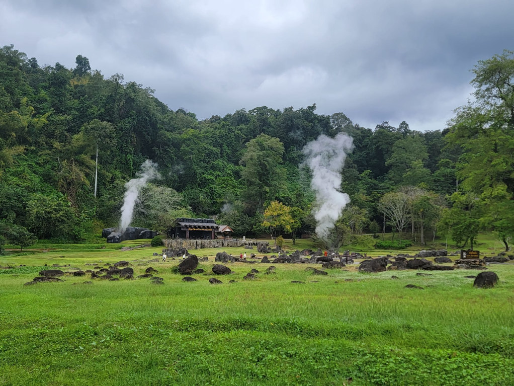 80 - Fang hotspring.jpg