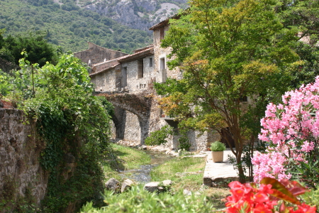 St Guilhem le Desert.jpg