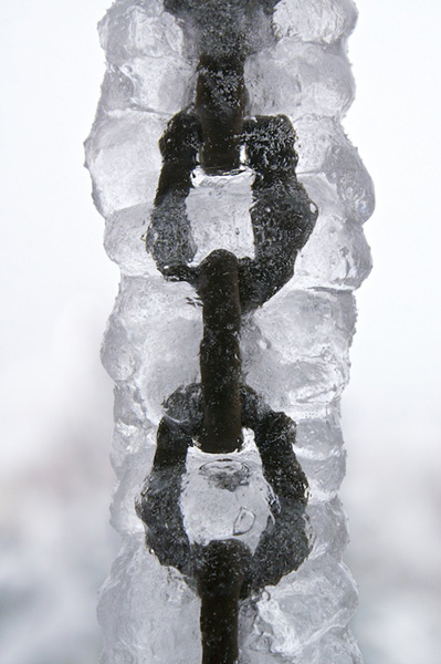 Briser la glace, briser la chaîne.jpg